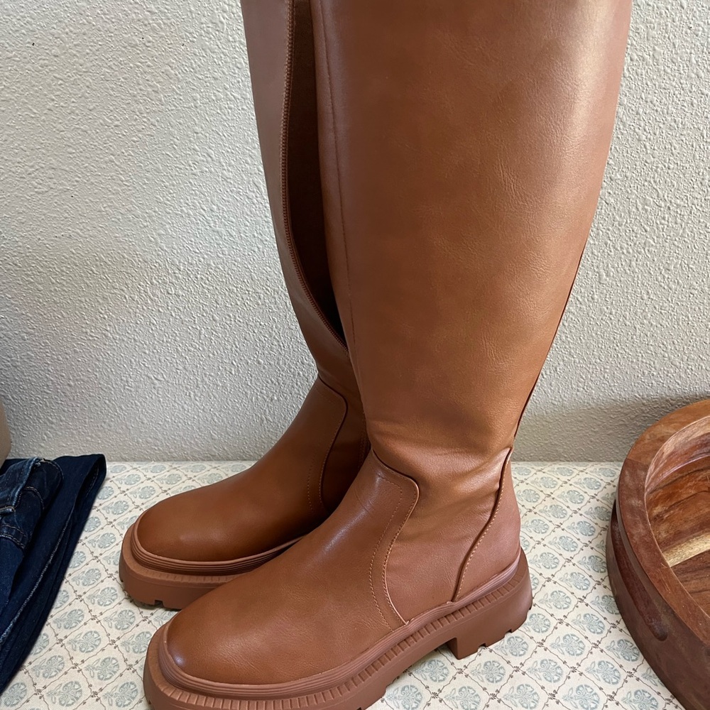 American eagle “leather” boots BRAND NEW